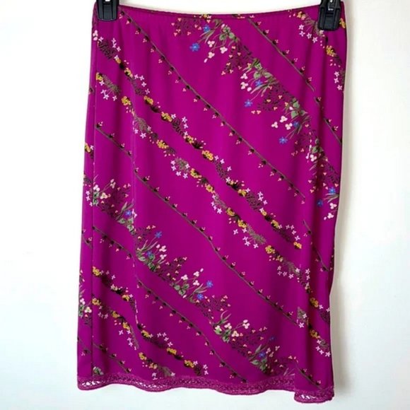 BCBGMaxazria Fuchsia Floral Skirt Size Medium - Picture 8 of 8